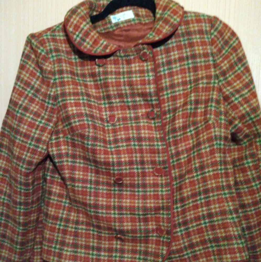 Vintage suite jacket and skirt size 12